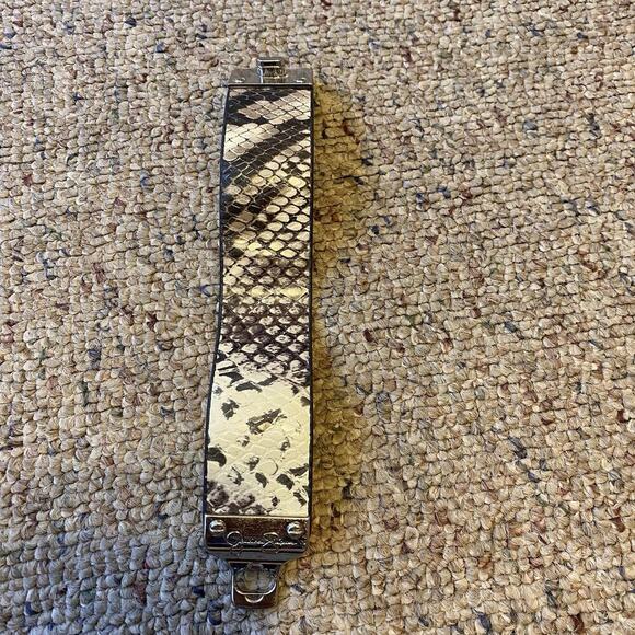 Y2K Jessica Simpson Goth Punk Cuff Bracelet Faux Leather Snake Print Turn lock - Picture 3 of 6
